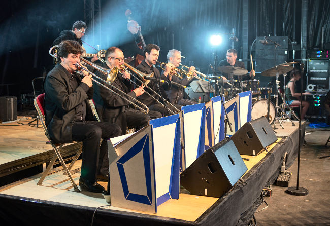 Cuivres et rythmique du big band