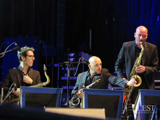 Les saxophonistes de l'orchestre